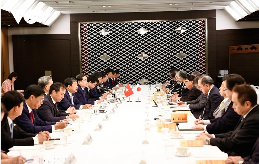 NA Chairman holds working breakfast with Japan Business Federation leaders